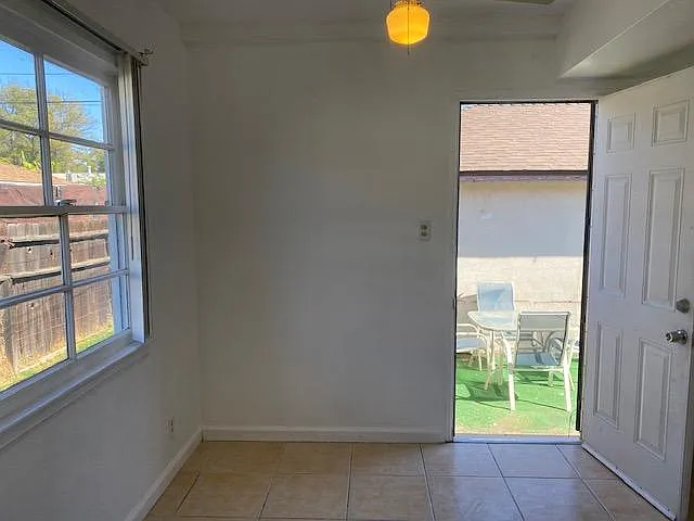7004 1/2 Hazeltine Ave #4 — Photo 8
