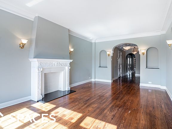 4th image of 444 W Belmont Ave APT 7A