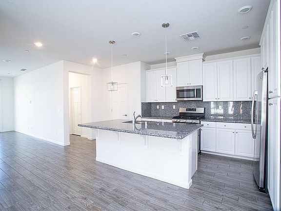 2nd image of 1009 Essington Ln