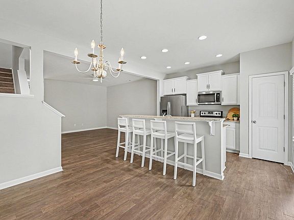 4th image of 223 Cross Blossom Rd