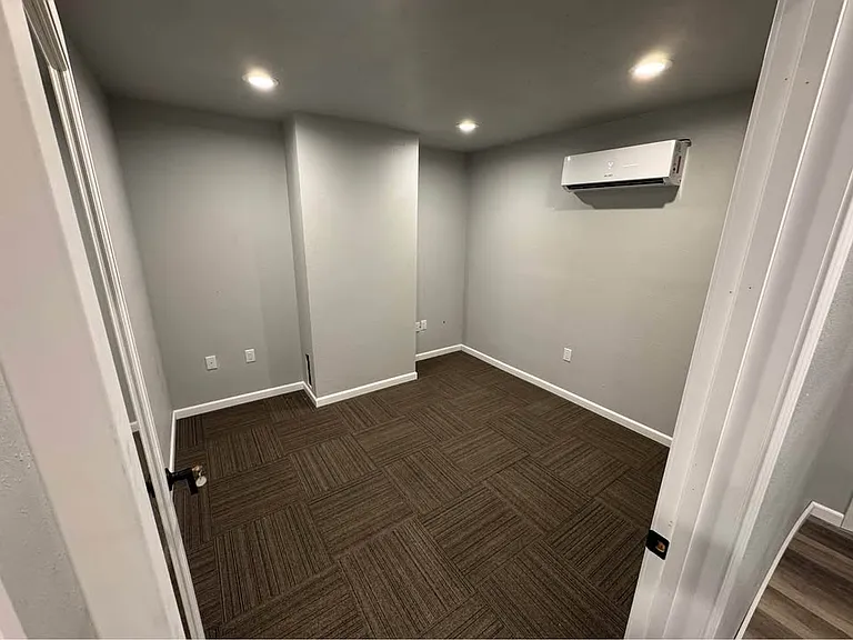 1227 Madison St — Photo 12