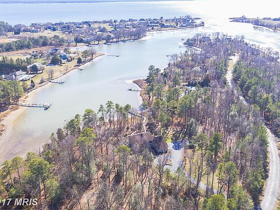 5th image of Tanners Point Dr