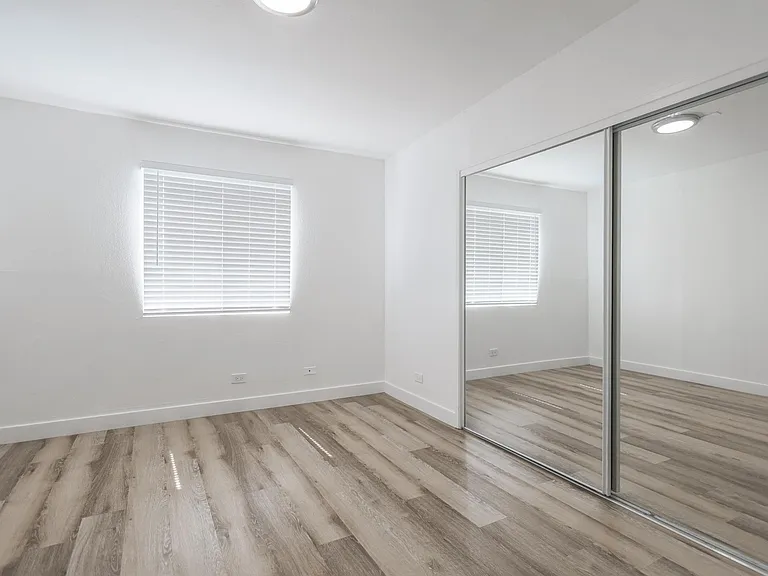 7918 Reseda Blvd — Photo 39