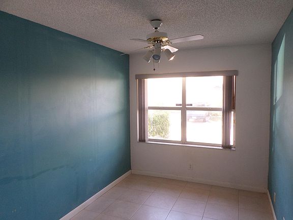 2nd image of 5206 Glencove Lane #5206