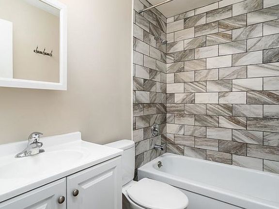 5th image of 186 Flintridge Dr #9