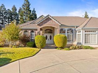 882 E Ridgecrest Dr, Fresno, CA 93730