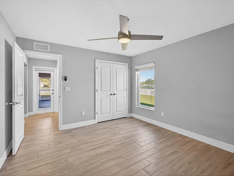 2501 SE Mariposa Ave — Photo 30