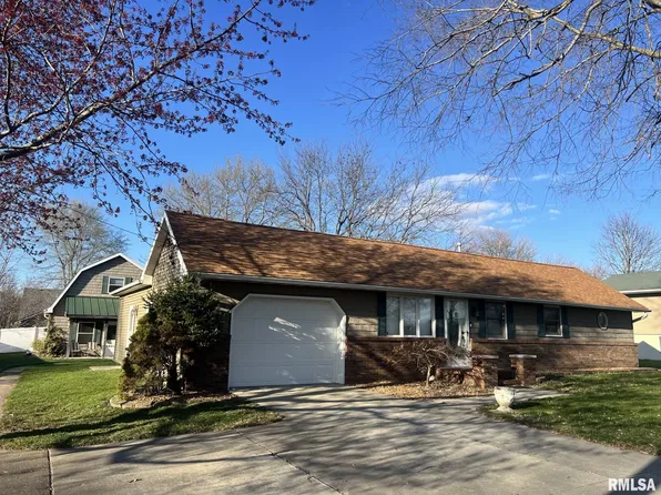 117 Chestnut Dr, East Peoria, IL 61611
