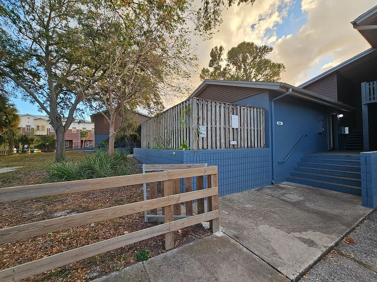 Building Photo - 7610 W Powhatan Ave