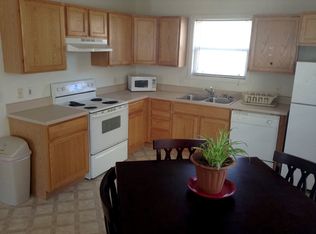 517 Wisconsin St APT B, Lawrence, KS 66044