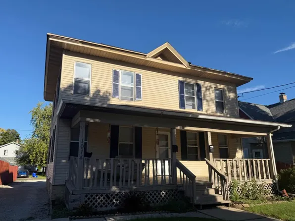 1014 E Main St, Waukesha, WI 53186