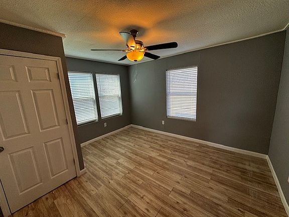 5th image of 1010 W Texas St