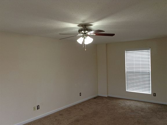 3rd image of 301 University Dr