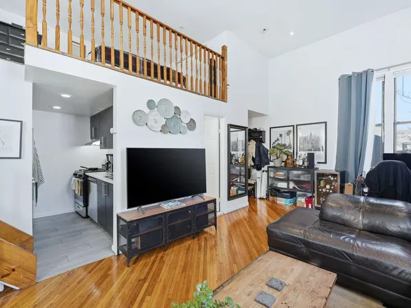 174 Grand Street image 9 of 28