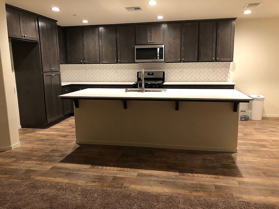 2nd image of 701 Nicole Ave