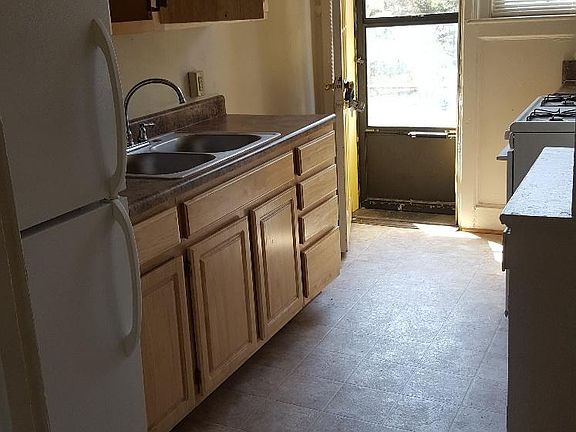5th image of 115 E 41st St #A4