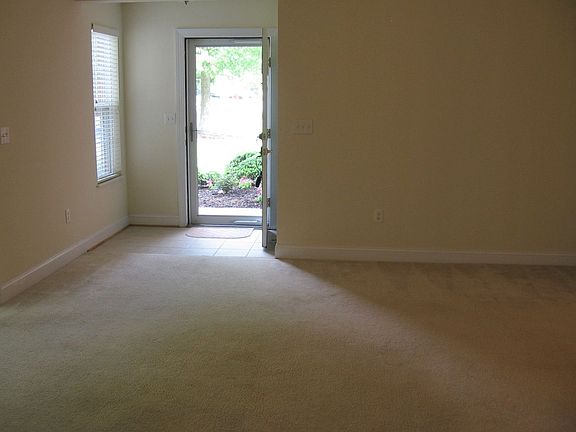 4th image of 103 Villa Dr