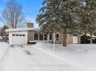 24 Parkmount Cres, Ottawa, ON K2H5T4