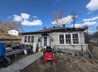 210 Grand Ave NE, Coeburn, VA 24230