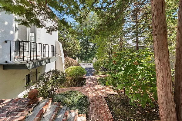 Sold by Argo Residential | media 17