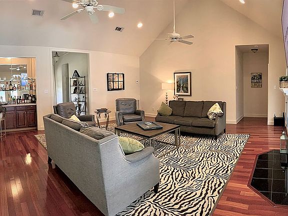 3rd image of 1848 Wedgwood Dr
