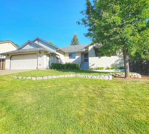 3rd image of 855 Live Oak Dr #40