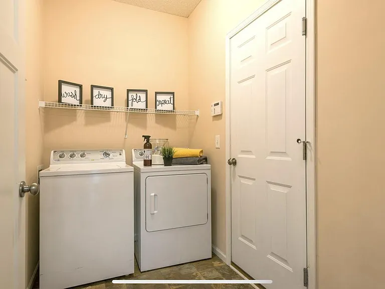 10009 Gentian Dr — Photo 12