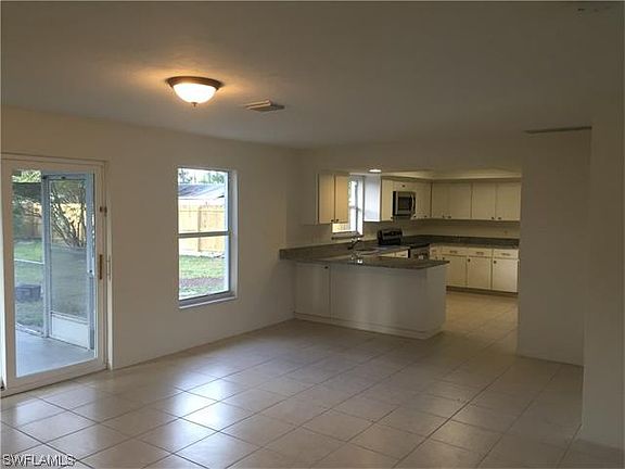 3rd image of 10133 Tropical Dr