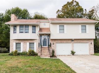 1008 Bradington Ct, Columbia, IL 62236