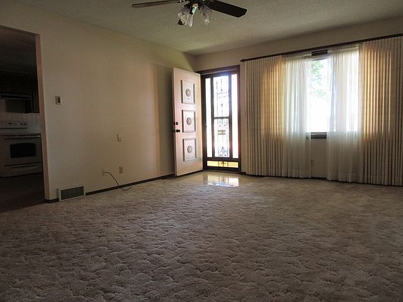 2nd image of 1123 N Sherman Grand Is NE