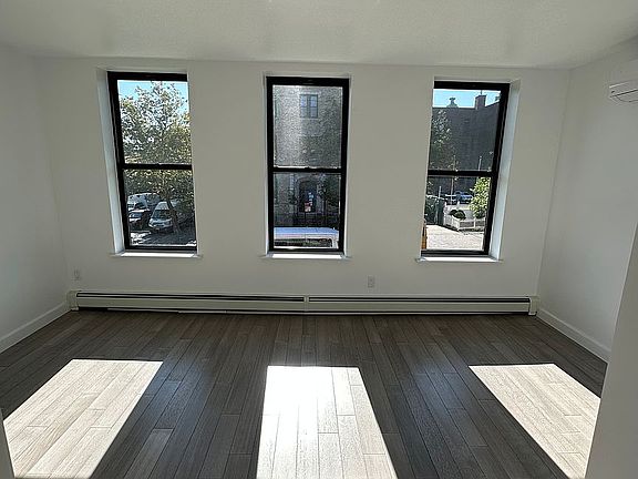 4th image of 228A Prospect Park W Floor 2