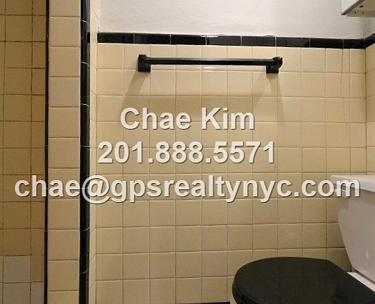 4th image of 328 W 15th St APT A3