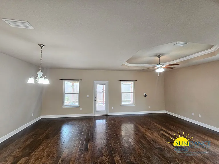 107 Gustaf Dr — Photo 2