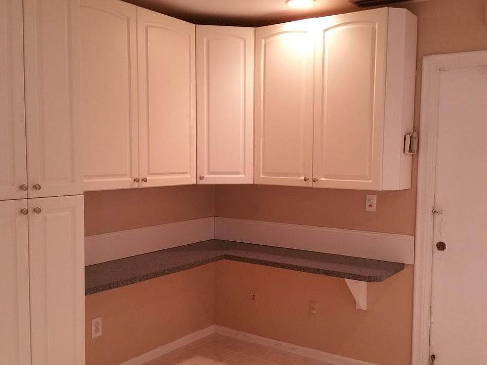 2nd image of 103 W Coconut Dr