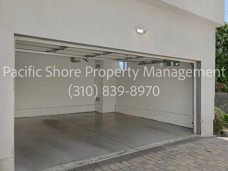 7205 S. La Cienega Apartments — Photo 20