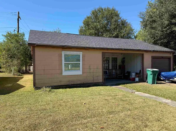 2413 N Hird St, Orange, TX 77630