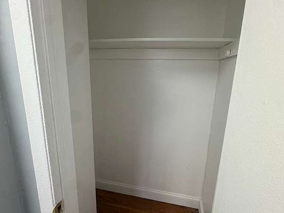 5th image of 711 Plainfield Ave APT 2D