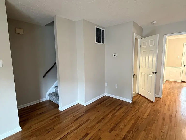 218 Tudor Dr — Photo 18