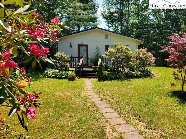 72 Rhoneys View Road, Newland, NC 28657