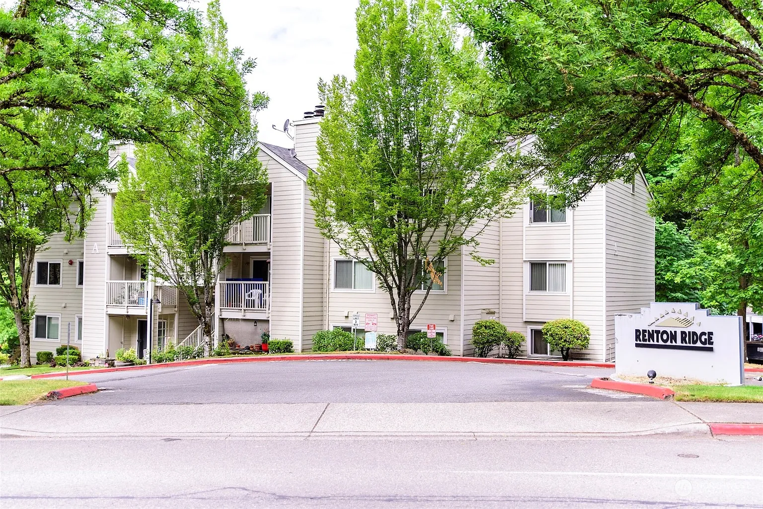 975 Aberdeen Avenue NE #B103 photo 1