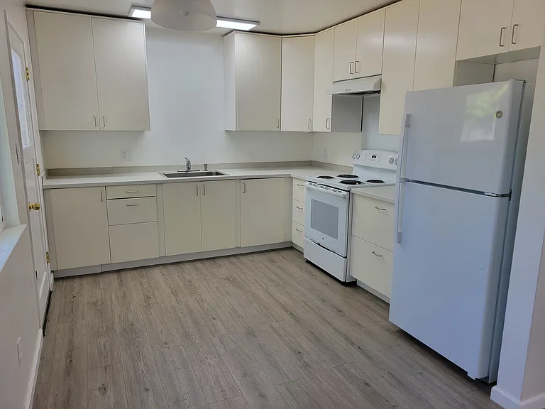 710 Riverside Ave #5 — Photo 3