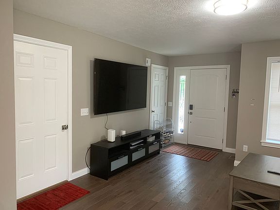 4th image of 748 N Oolitic Dr