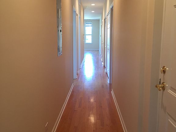 5th image of 9222 Ewing St #302