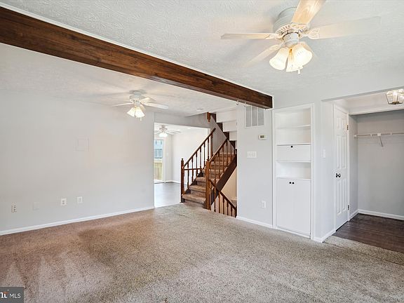 3rd image of 27 Crosswood Ct