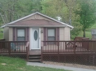 108 Holly Dr, Clintwood, VA 24228