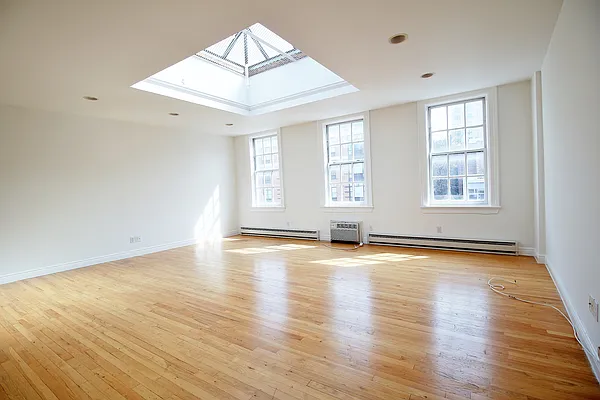 Rented by Julianna Realty Corp | media 11