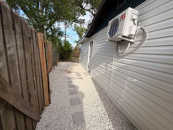 3rd image of 1734 Moose Dr #B