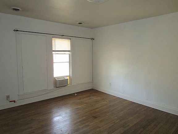 4th image of 1015 Humboldt St #4