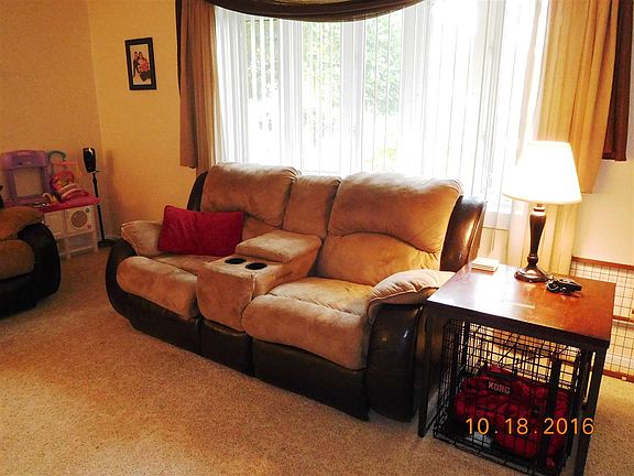 4th image of 18371 Coventry Ct