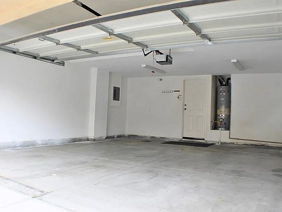4th image of 15671 Lasselle St APT 114